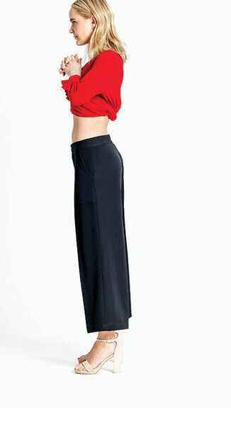 Woven Twill - Zip Closure Front Pocket Cropped Trouser - Black