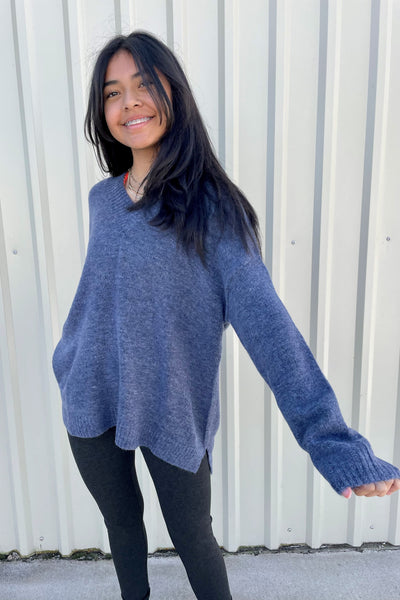 ZOYA V-NECK SWEATER