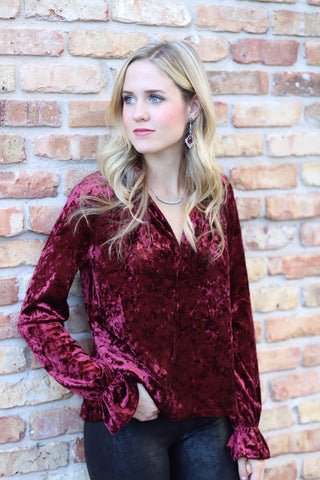 ROMEO & JULIET COUTURE Knit Crushed Velvet Keyhole Blouse - Burgandy