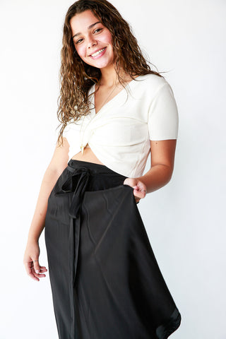 TWISTED FRONT SHORT SLEEVE CROP TOP