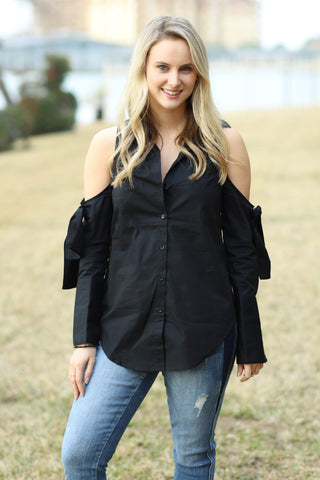 ROMEO & JULIET COUTURE Cold Shoulder Ribbon Detail Shirt